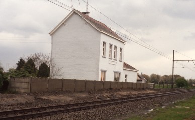 VELM  DIA 83-4703.jpg